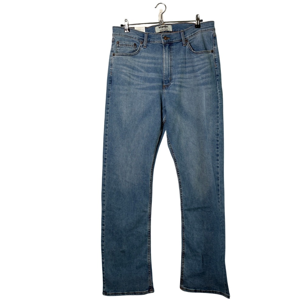 Wrangler Authentics Jeans Mens 34 x 34 Light Wash Blue Straight Leg Denim NWT